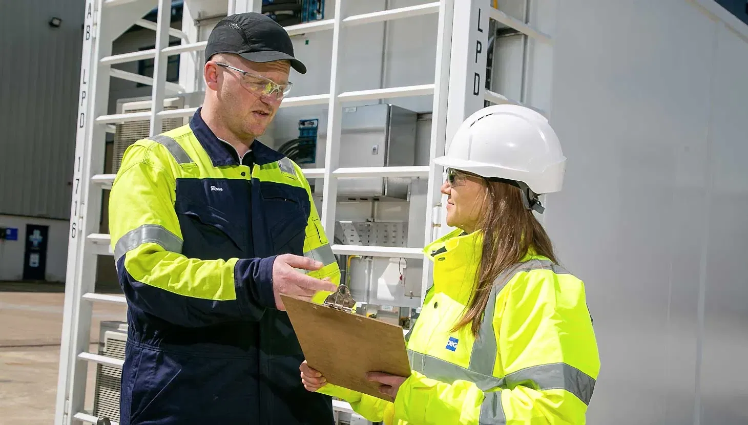 oeg-workers-certification-1460x830
